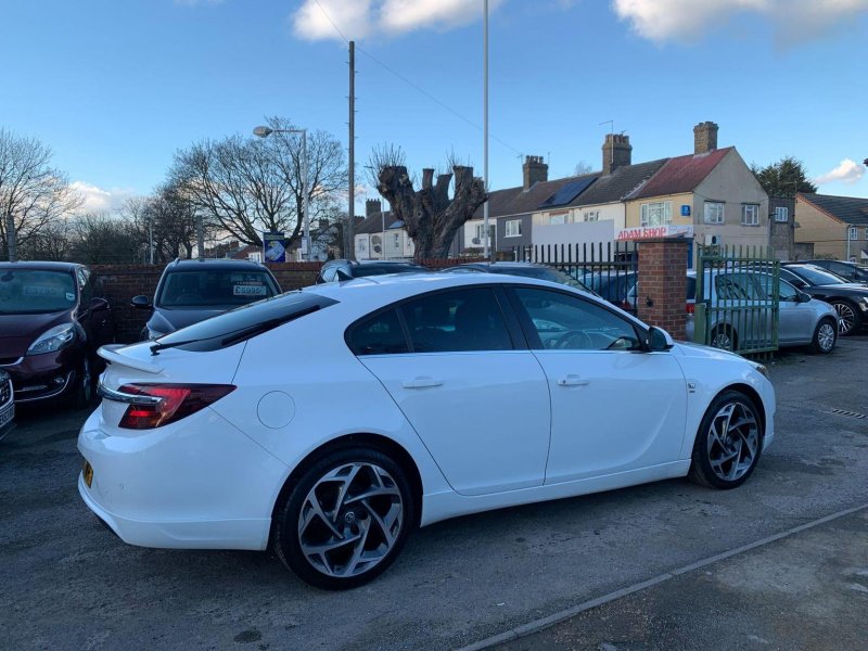 VAUXHALL INSIGNIA