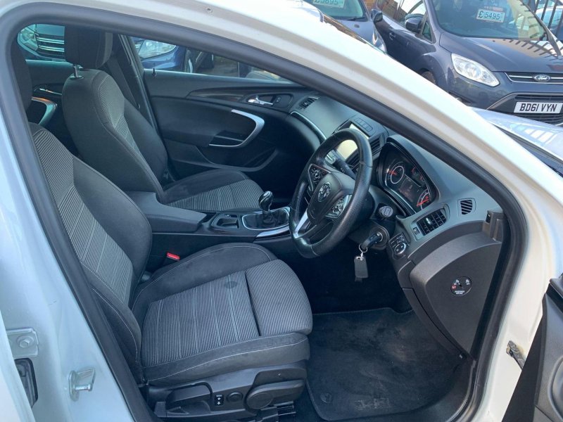 VAUXHALL INSIGNIA
