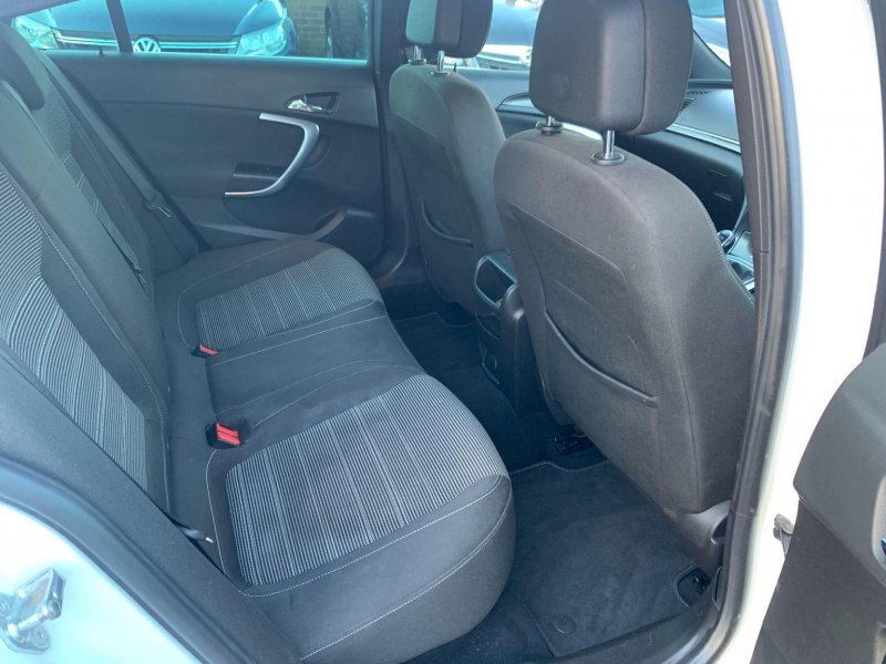VAUXHALL INSIGNIA