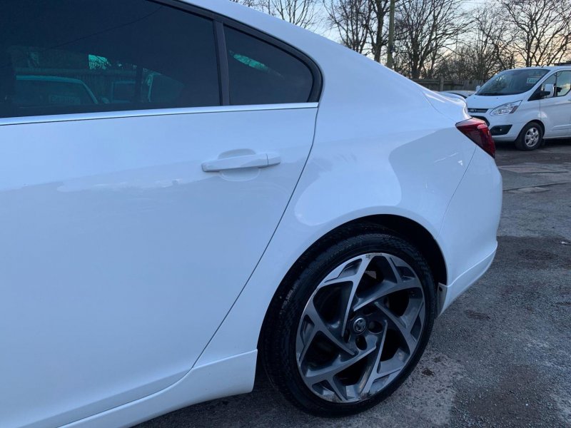 VAUXHALL INSIGNIA