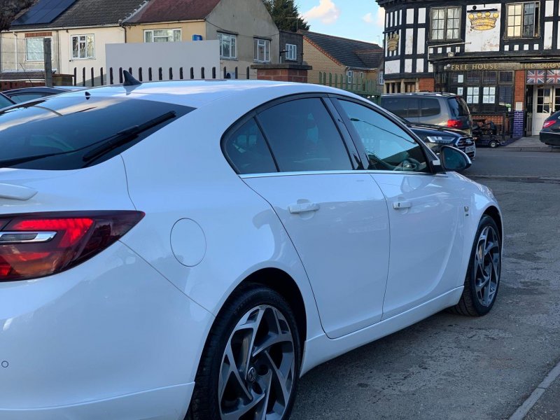 VAUXHALL INSIGNIA