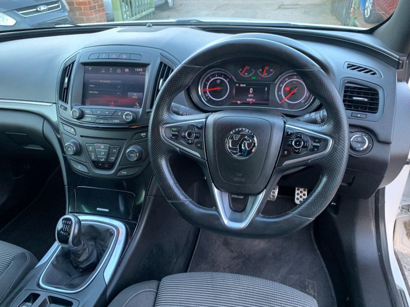 VAUXHALL INSIGNIA