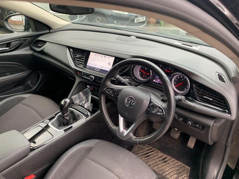 VAUXHALL INSIGNIA