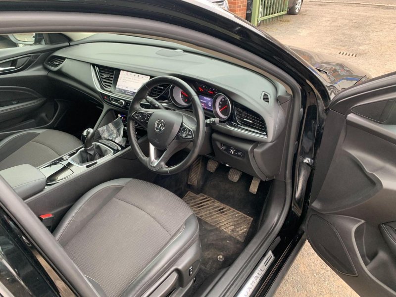 VAUXHALL INSIGNIA