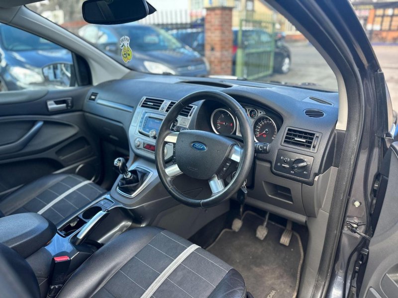 FORD KUGA
