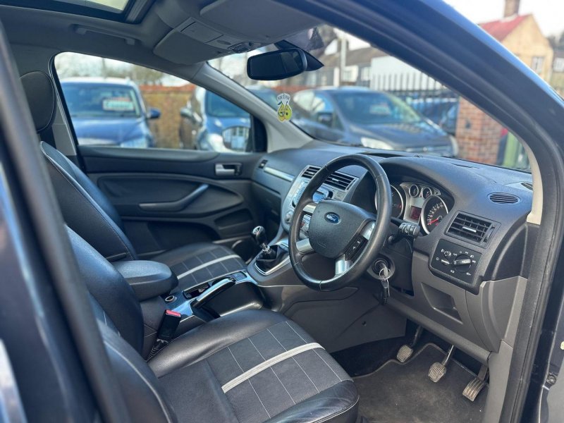 FORD KUGA
