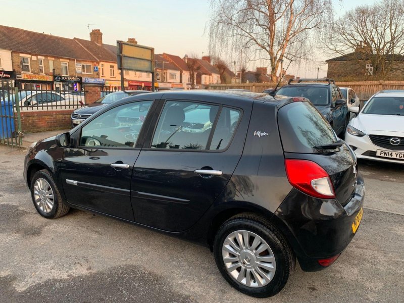 RENAULT CLIO