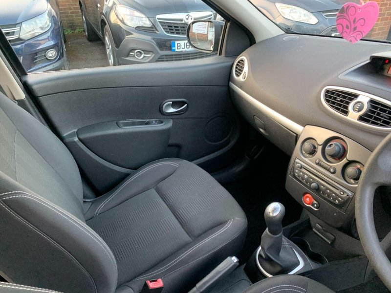 RENAULT CLIO