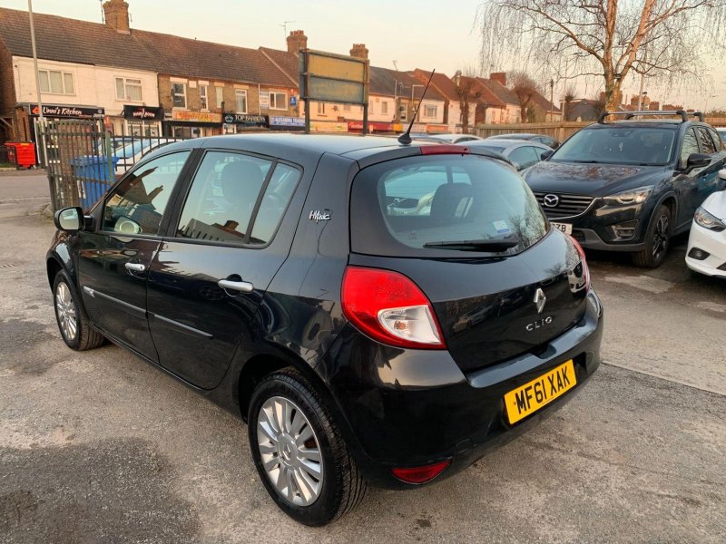 RENAULT CLIO