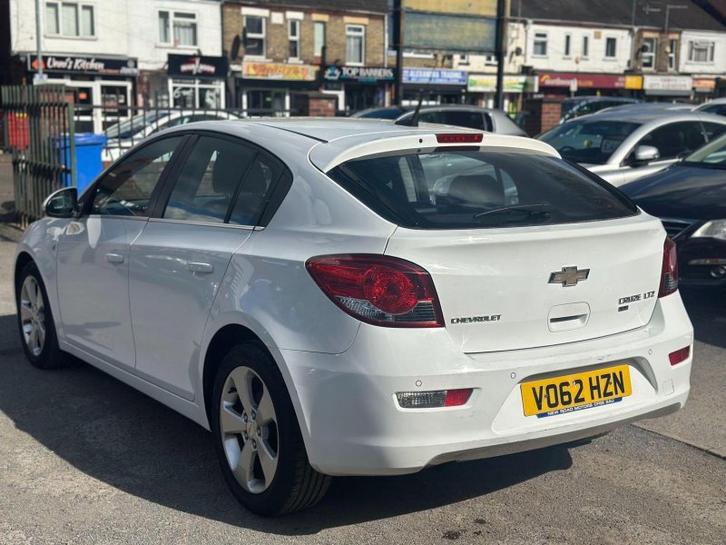 CHEVROLET CRUZE