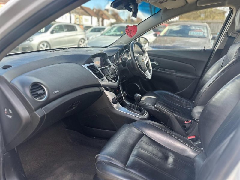CHEVROLET CRUZE