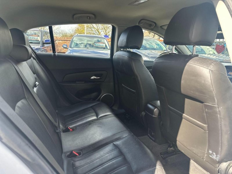 CHEVROLET CRUZE