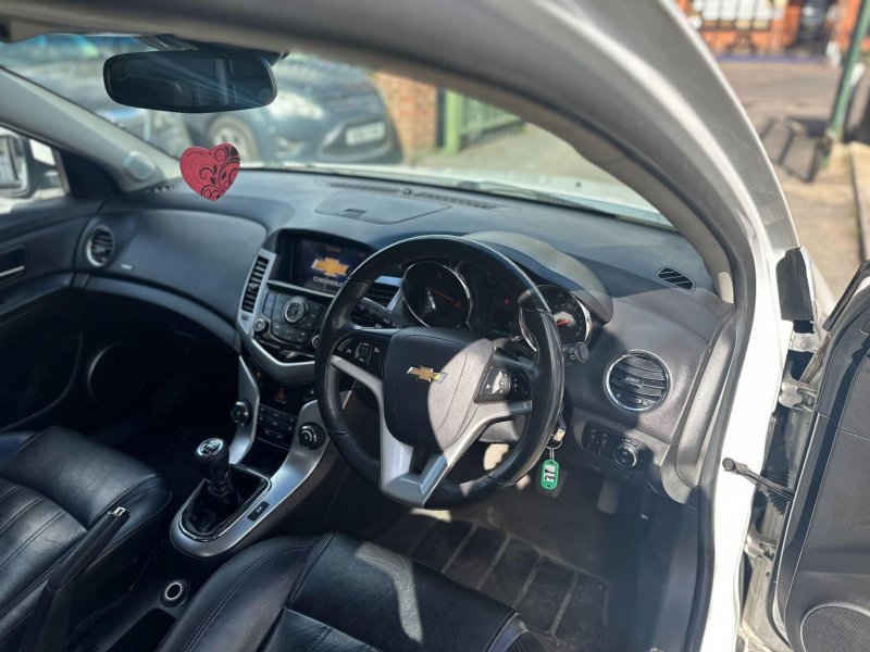 CHEVROLET CRUZE