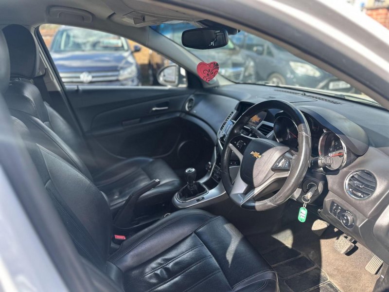 CHEVROLET CRUZE