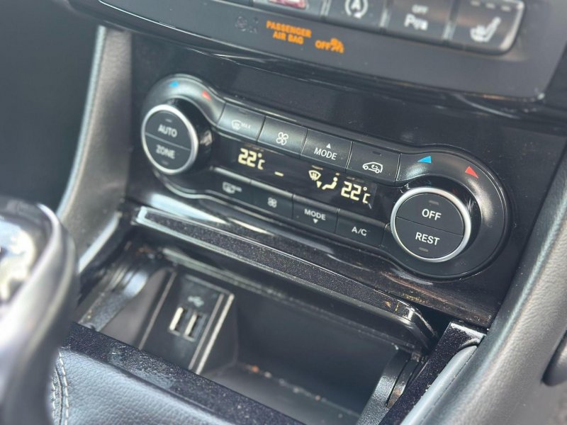 INFINITI Q30