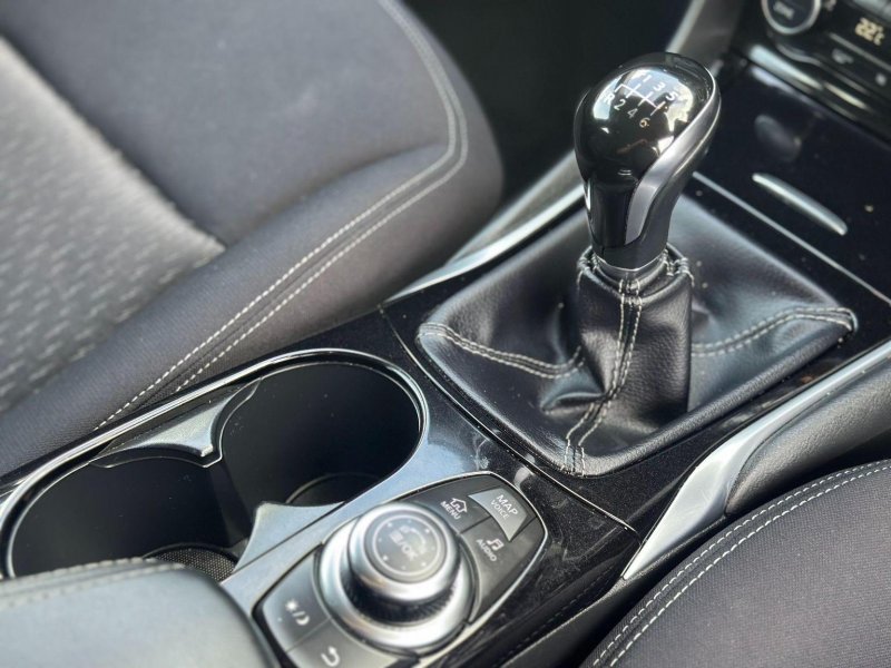 INFINITI Q30