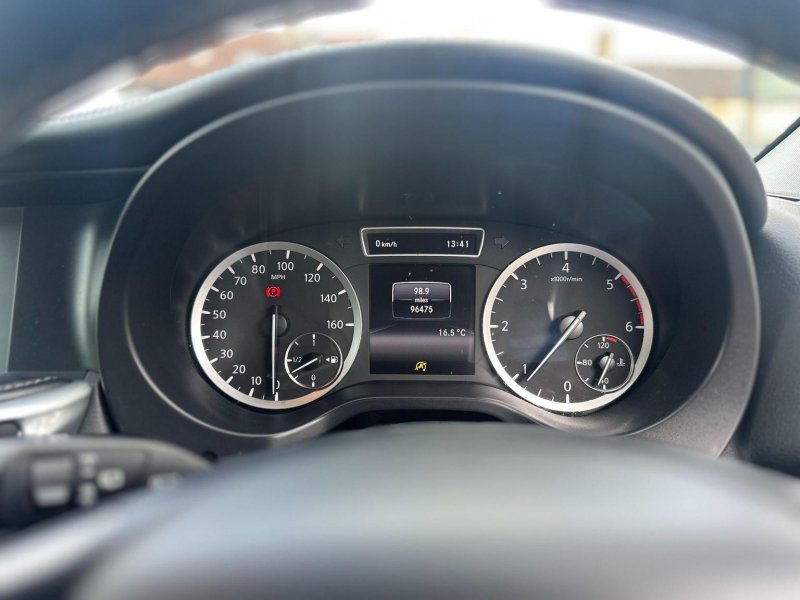 INFINITI Q30