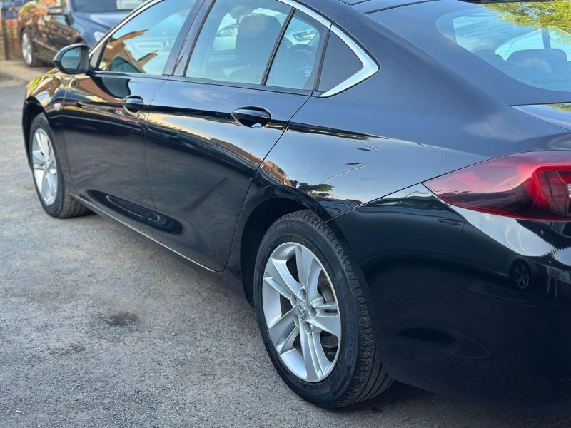 VAUXHALL INSIGNIA