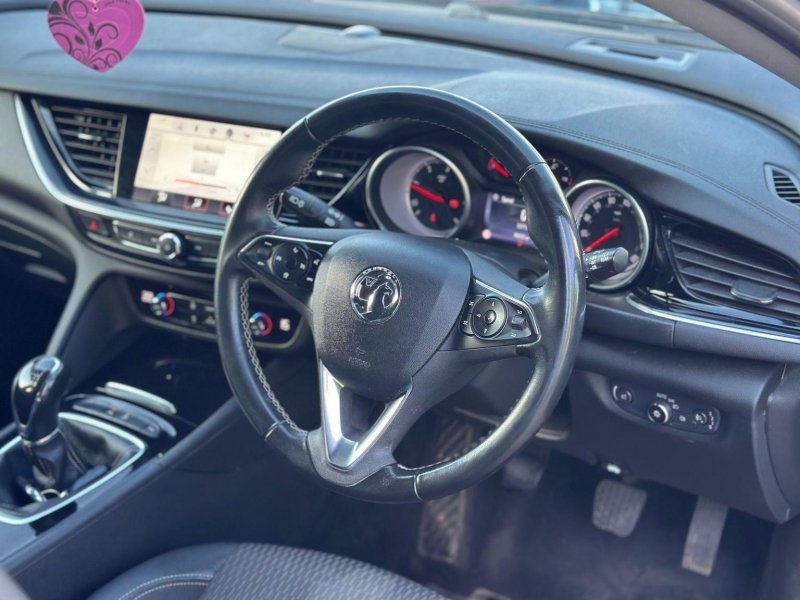 VAUXHALL INSIGNIA