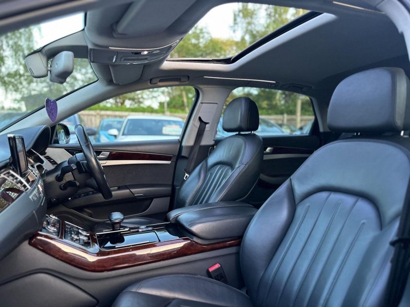 AUDI A8