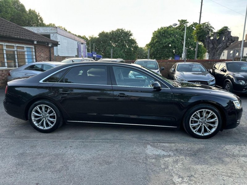 AUDI A8