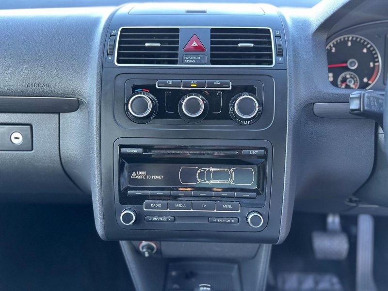VOLKSWAGEN TOURAN