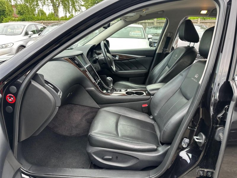 INFINITI Q50