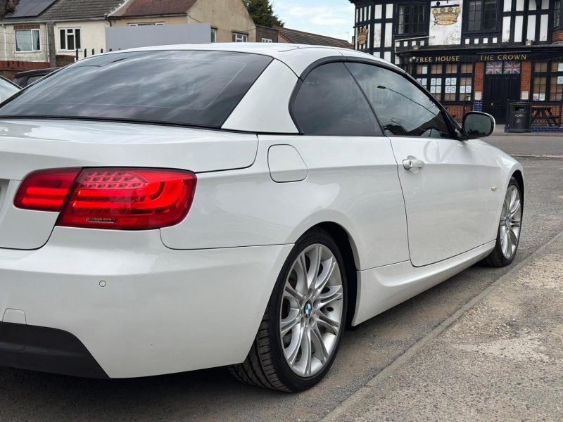 BMW 3 SERIES