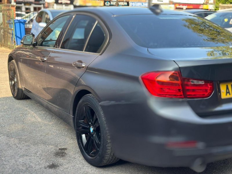 BMW 3 SERIES