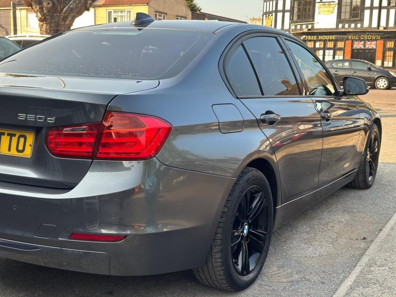 BMW 3 SERIES