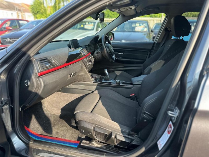 BMW 3 SERIES