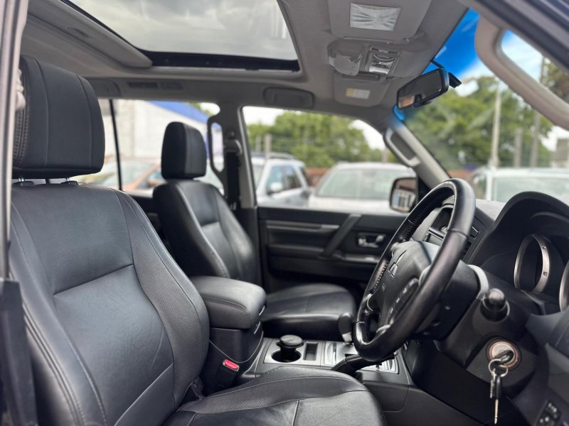 MITSUBISHI SHOGUN