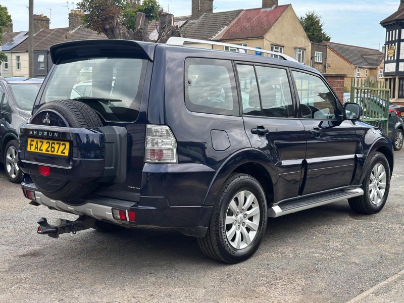 MITSUBISHI SHOGUN