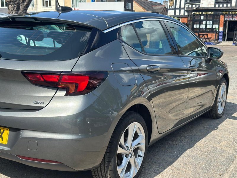 VAUXHALL ASTRA