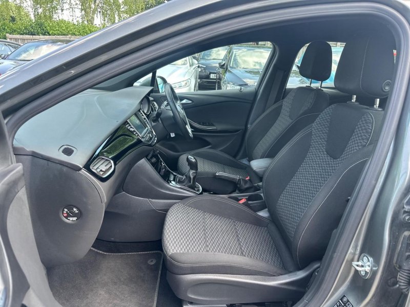 VAUXHALL ASTRA