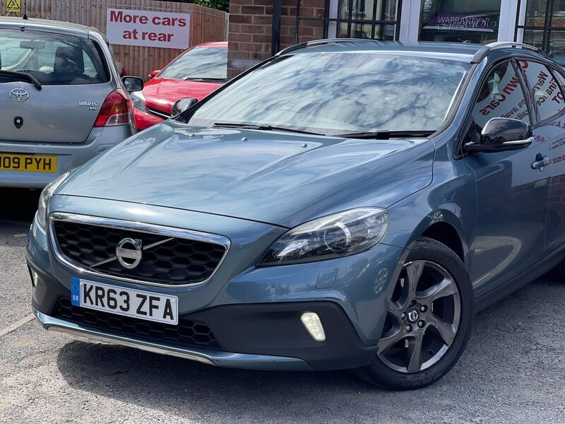 View VOLVO V40 CROSS COUNTRY 1.6 D2 Lux Powershift Euro 5 (s/s) 5dr